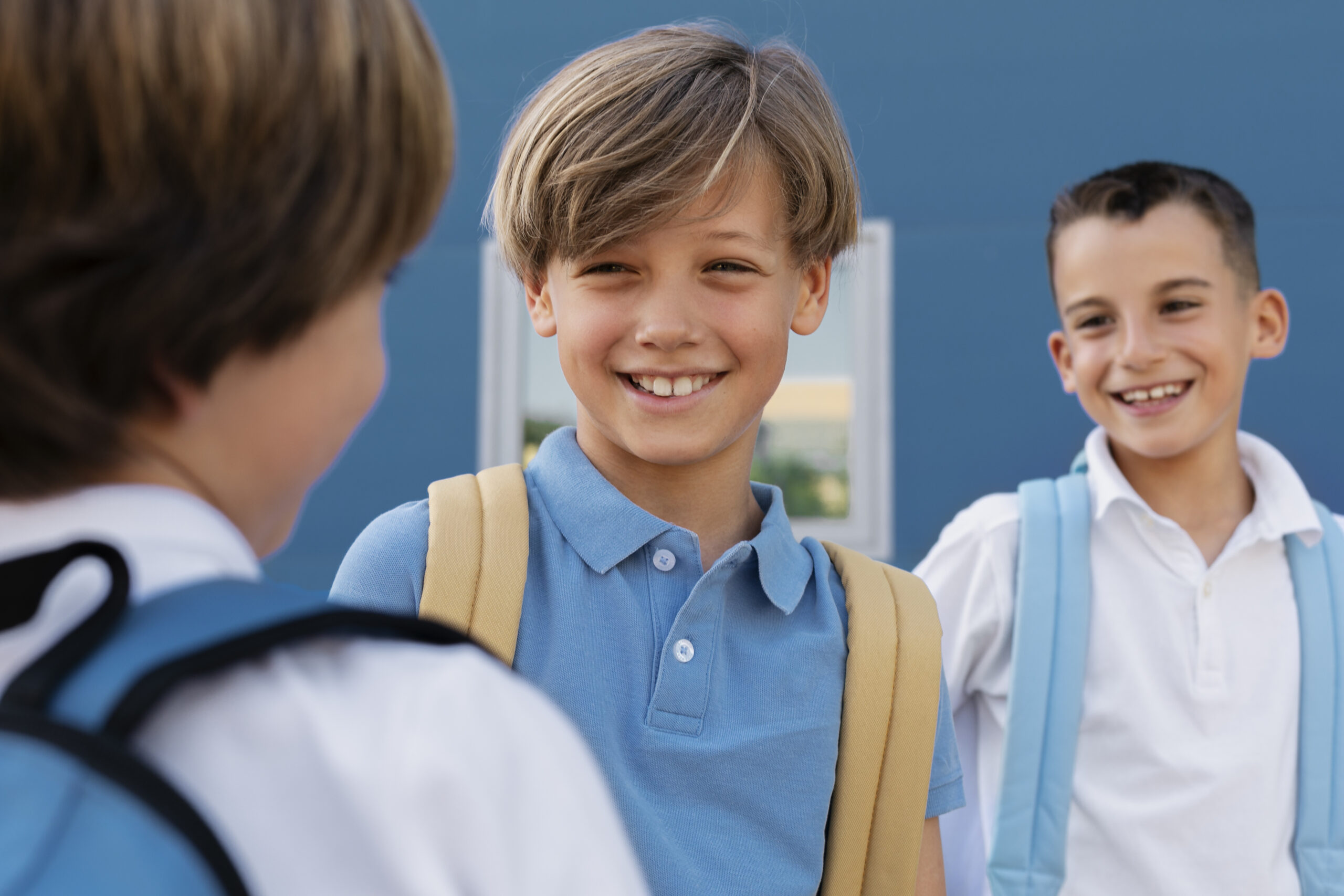 kids-getting-back-school-together (1)