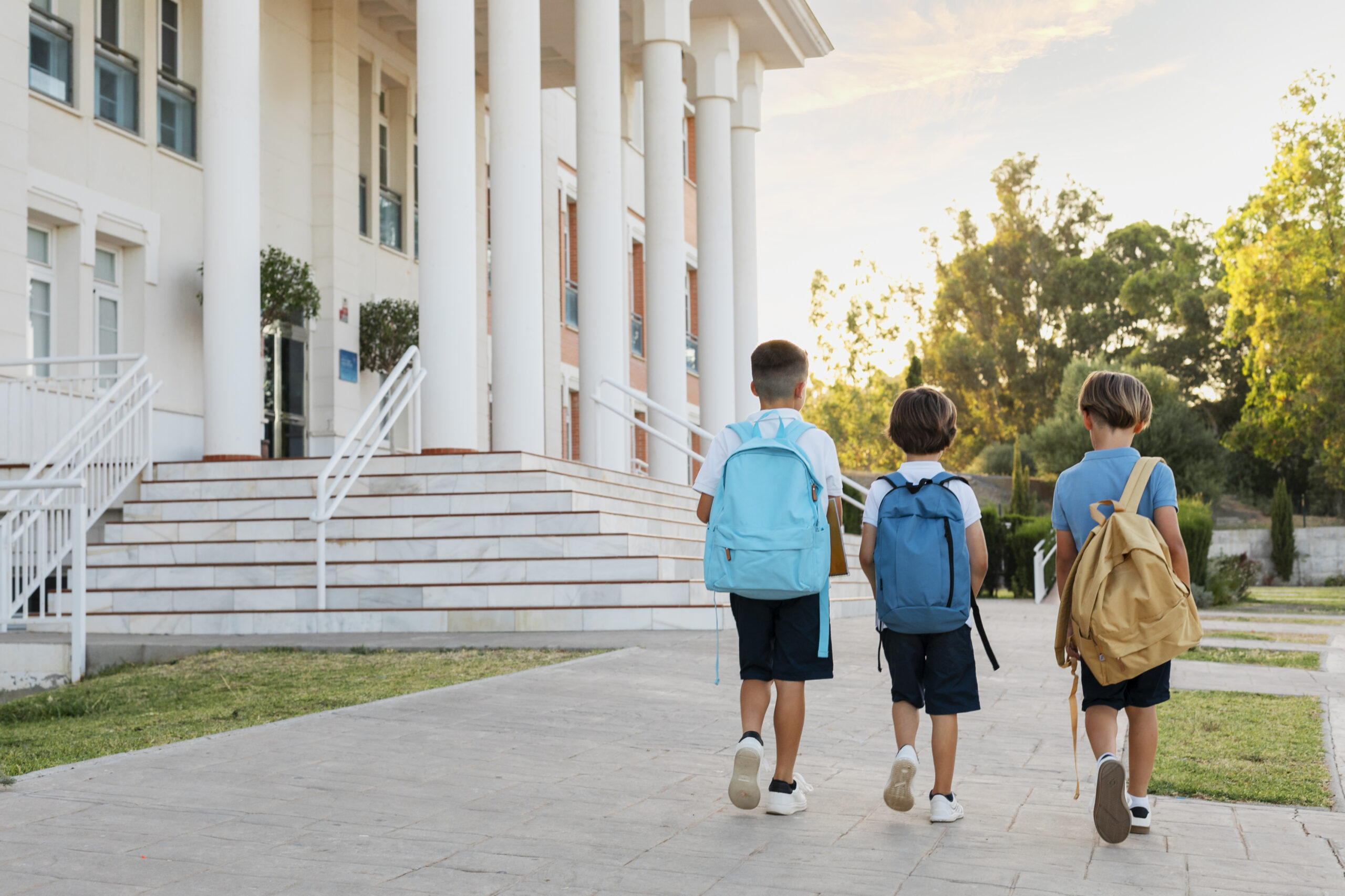 kids-getting-back-school-together